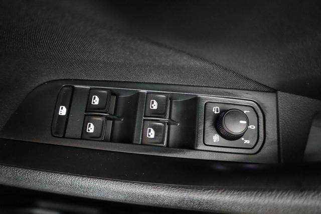 Skoda Kamiq Selection 1.5 TSI DSG Selection, LED, Kamera, Ladeboden, Winter, 16-Zoll 