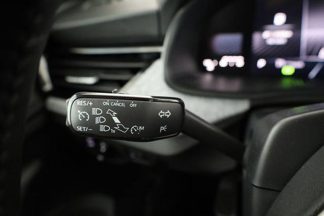 Skoda Kamiq Selection 1.5 TSI DSG Selection, LED, Kamera, Ladeboden, Winter, 16-Zoll 