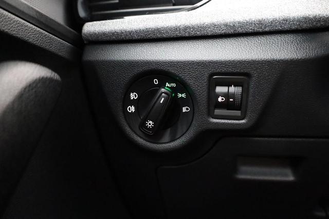 Skoda Kamiq Selection 1.5 TSI DSG Selection, LED, Kamera, Winter, Ladeboden, 16-Zoll, 4 J.-Garantie 