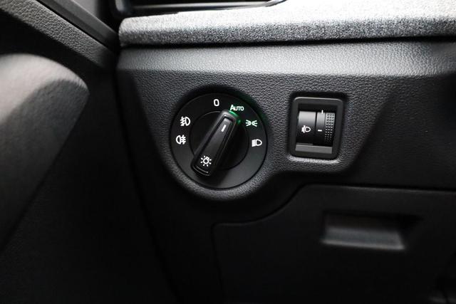 Skoda Kamiq Selection 1.5 TSI DSG Selection, AHK, LED, Kamera, Winter, Ladeboden, 16-Zoll, 4 J.-Garantie 