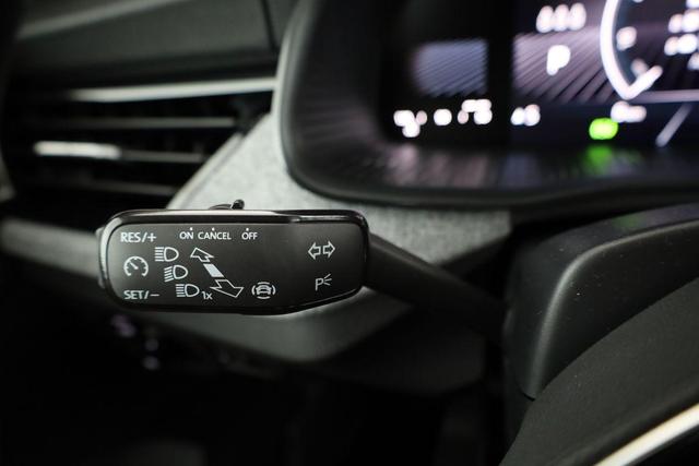 Skoda Kamiq Selection 1.5 TSI DSG Selection, AHK, LED, Kamera, Winter, Ladeboden, 16-Zoll, 4 J.-Garantie 