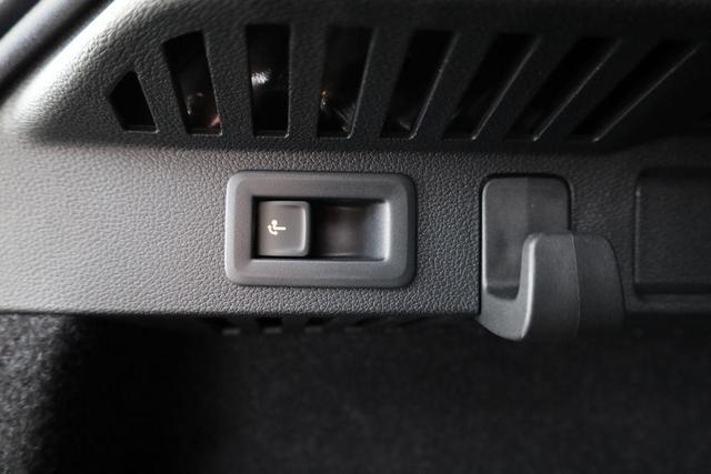 Skoda Kamiq Selection 1.5 TSI DSG Selection, AHK, LED, Kamera, Winter, Ladeboden, 16-Zoll, 4 J.-Garantie 