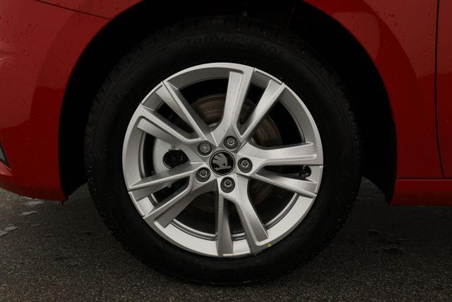 Skoda Fabia Selection 1.0 TSI DSG Selection, LED, Kamera, Side, ACC, Winter, Ladeboden, sofort 
