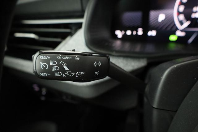 Skoda Kamiq Selection 1.5 TSI DSG Selection, LED, Kamera, Ladeboden, Winter, 16-Zoll 