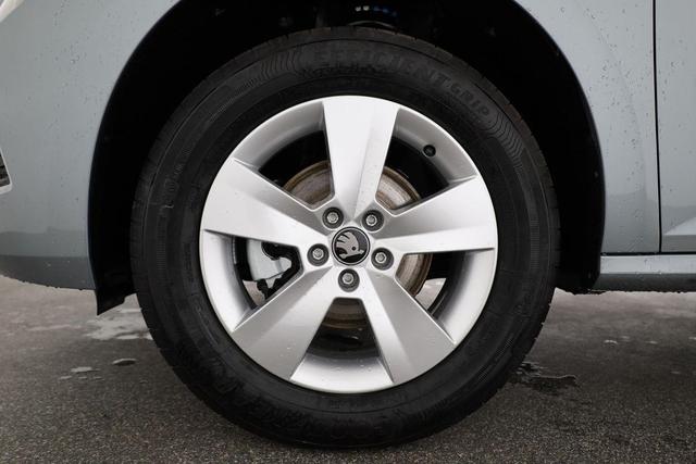 Skoda Kamiq Selection 1.5 TSI DSG Selection, LED, Kamera, Ladeboden, Winter, 16-Zoll 