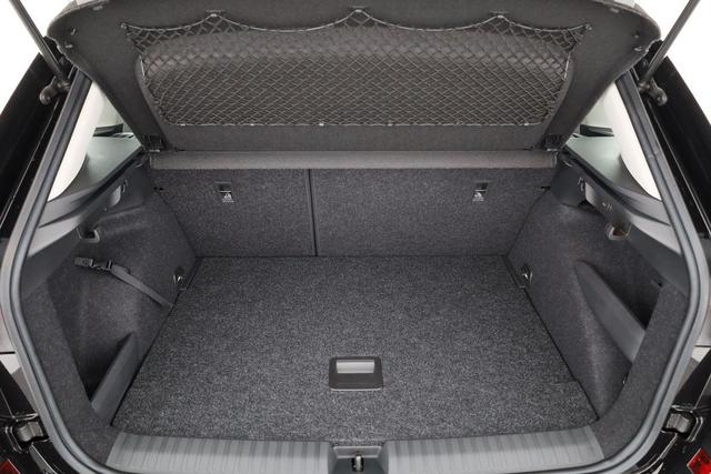 Skoda Kamiq Selection 1.5 TSI DSG Selection, LED, Kamera, Ladeboden, Winter, 16-Zoll 