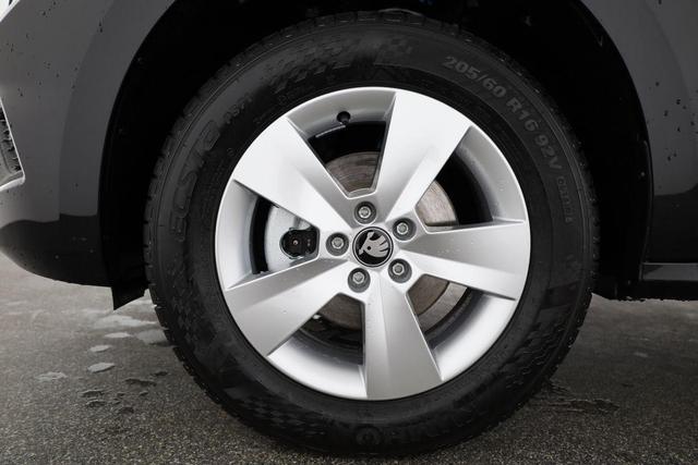 Skoda Kamiq Selection 1.5 TSI DSG Selection, LED, Kamera, Ladeboden, Winter, 16-Zoll 