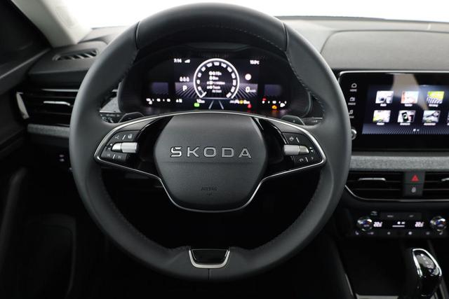 Skoda Kamiq Selection 1.5 TSI DSG Selection, AHK, LED, Kamera, Ladeboden, Winter, 16-Zoll 
