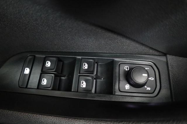 Skoda Kamiq Selection 1.5 TSI DSG Selection, AHK, LED, Kamera, Ladeboden, Winter, 16-Zoll 