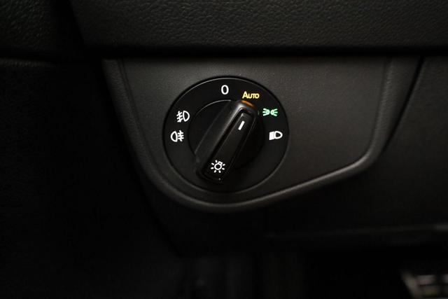 Volkswagen Taigo R-Line 1.5 TSI DSG R-Line, Navi, AHK, Matrix, Kamera, ACC, Winter, 4 J.-Garantie 