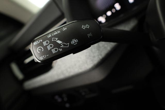 Skoda Kamiq Selection 1.5 TSI DSG Selection, AHK, LED, Kamera, Ladeboden, Winter, 16-Zoll 