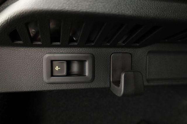 Skoda Kamiq Selection 1.5 TSI DSG Selection, AHK, LED, Kamera, Ladeboden, Winter, 16-Zoll 