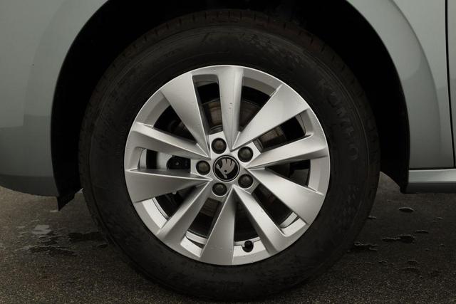 Skoda Kamiq Selection 1.5 TSI DSG Selection, AHK, LED, Kamera, Ladeboden, Winter, 16-Zoll 