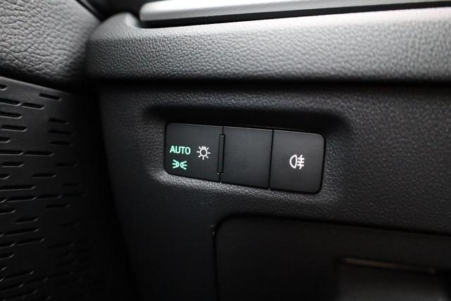 Skoda Octavia Combi 1.5 TSI mHEV 110 kW Selection DSG Selection, AHK, Navi, FS-beheizbar, Side, Winter, 17-Zoll 