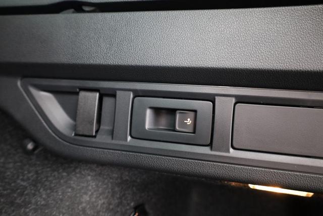 Skoda Octavia Combi 1.5 TSI mHEV 110 kW Selection DSG Selection, AHK, Navi, FS-beheizbar, Side, Winter, 17-Zoll 