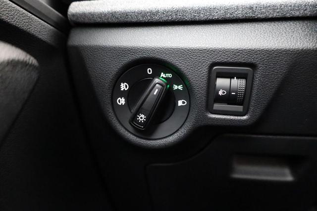 Skoda Kamiq Selection 1.0 TSI DSG Selection, AHK, LED, Kamera, Winter, 16-Zoll, 4 J.-Garantie 