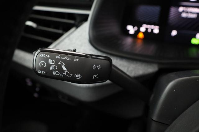 Skoda Kamiq Selection 1.0 TSI DSG Selection, AHK, LED, Kamera, Winter, 16-Zoll, 4 J.-Garantie 