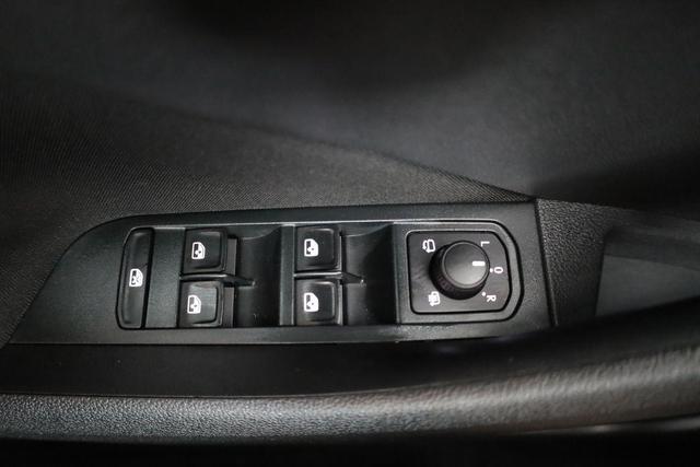 Skoda Kamiq Selection 1.5 TSI DSG Selection, AHK, LED, Kamera, Ladeboden, Winter, 16-Zoll 