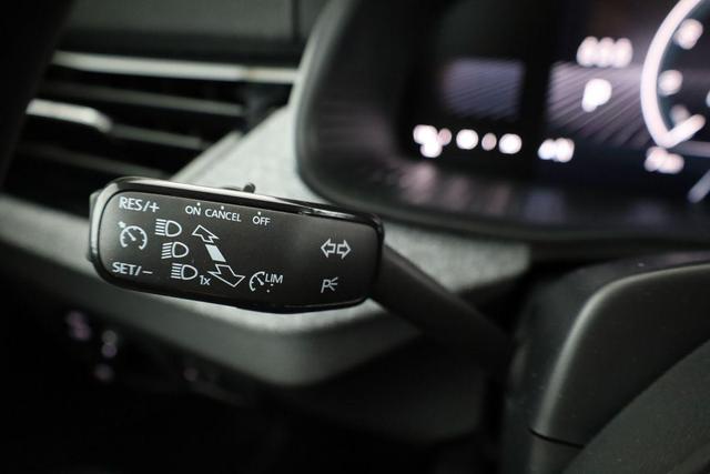 Skoda Kamiq Selection 1.5 TSI DSG Selection, AHK, LED, Kamera, Ladeboden, Winter, 16-Zoll 