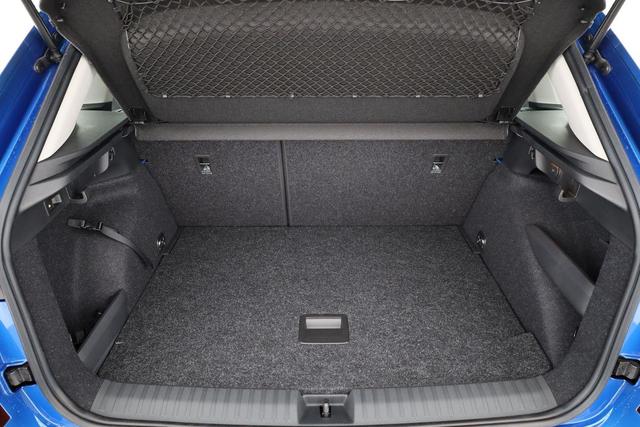 Skoda Kamiq Selection 1.5 TSI DSG Selection, AHK, LED, Kamera, Ladeboden, Winter, 16-Zoll 