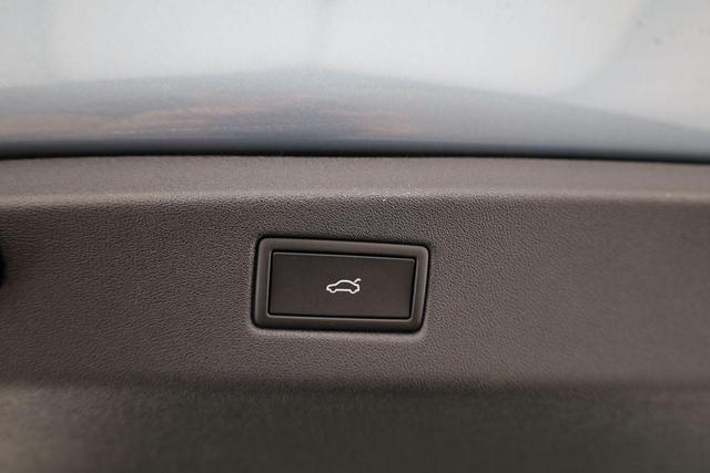 Volkswagen ID.7 Limousine Pro 210 kW Black, HuD, IQ.Light, IQ.Drive, AreaView, Side, Winter, 20-Zoll 