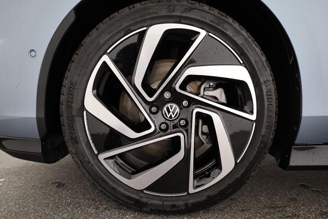 Volkswagen ID.7 Limousine Pro 210 kW Black, HuD, IQ.Light, IQ.Drive, AreaView, Side, Winter, 20-Zoll 