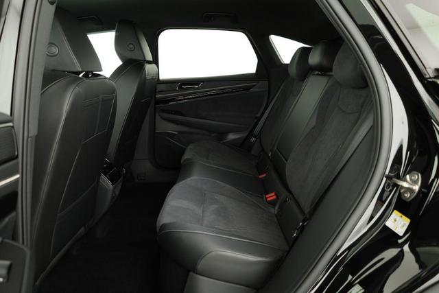 Volkswagen ID.7 Limousine Pro 210 kW Black, AHK, HuD, IQ.Light, IQ.Drive, AreaView, Side, Winter, 19-Zoll 