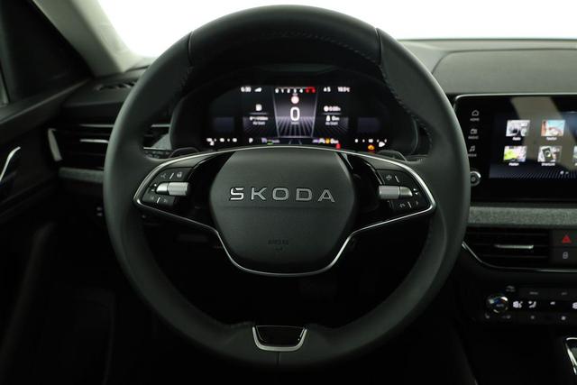 Skoda Kamiq Selection 1.5 TSI DSG Selection, AHK, LED, Kamera, Ladeboden, Winter, 16-Zoll 