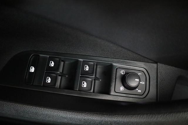 Skoda Kamiq Selection 1.5 TSI DSG Selection, AHK, LED, Kamera, Ladeboden, Winter, 16-Zoll 