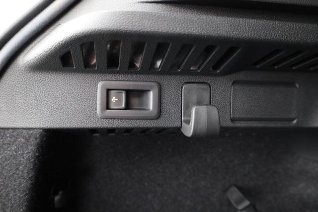 Skoda Kamiq Selection 1.5 TSI DSG Selection, AHK, LED, Kamera, Ladeboden, Winter, 16-Zoll 