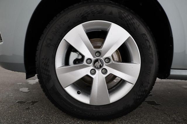 Skoda Kamiq Selection 1.5 TSI DSG Selection, AHK, LED, Kamera, Ladeboden, Winter, 16-Zoll 