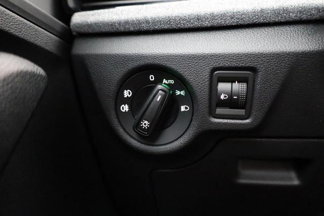 Skoda Kamiq Selection 1.0 TSI DSG Selection, LED, Kamera, Winter, Ladeboden, 16-Zoll, 4.J-Garantie 
