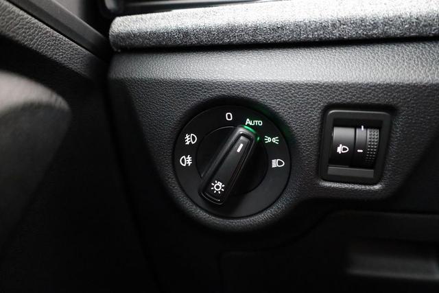Skoda Kamiq Selection 1.0 TSI DSG Selection, AHK, LED, Kamera, Winter, 16-Zoll, 4.J-Garantie 