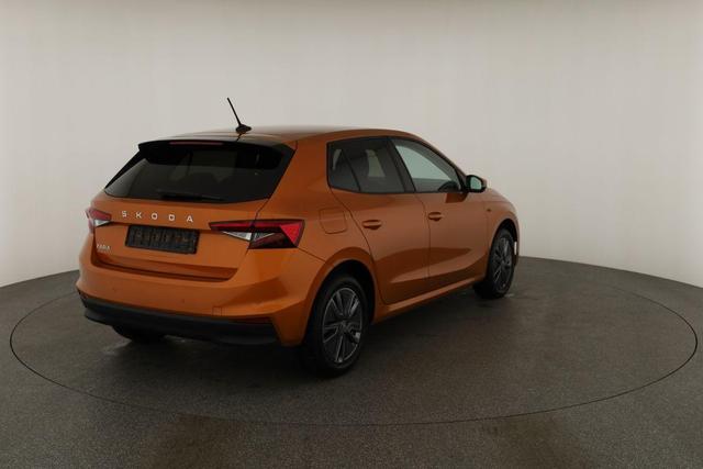 Skoda Fabia Tour 1.0 TSI DSG Tour, LED, Kamera, ACC, Winter, 1. Hand 