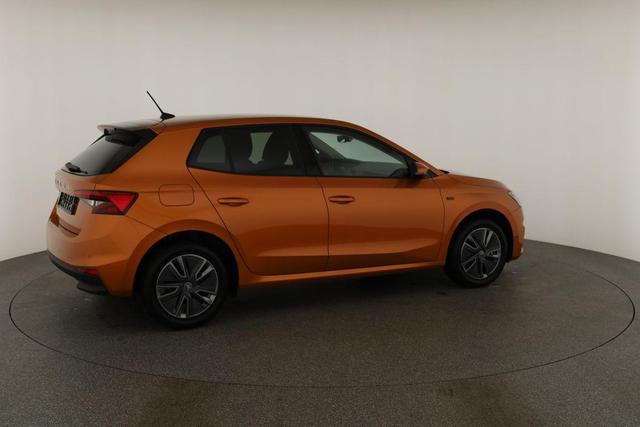 Skoda Fabia Tour 1.0 TSI DSG Tour, LED, Kamera, ACC, Winter, 1. Hand 