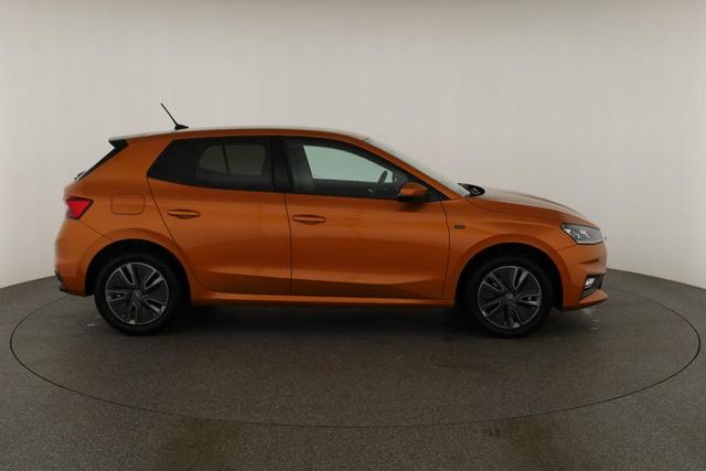 Skoda Fabia Tour 1.0 TSI DSG Tour, LED, Kamera, ACC, Winter, 1. Hand 