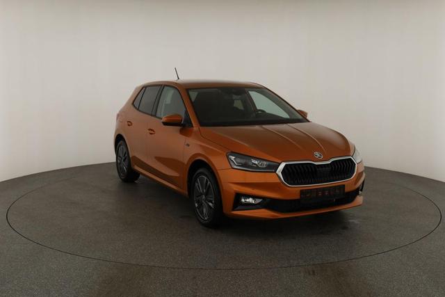 Skoda Fabia Tour 1.0 TSI DSG Tour, LED, Kamera, ACC, Winter, 1. Hand 