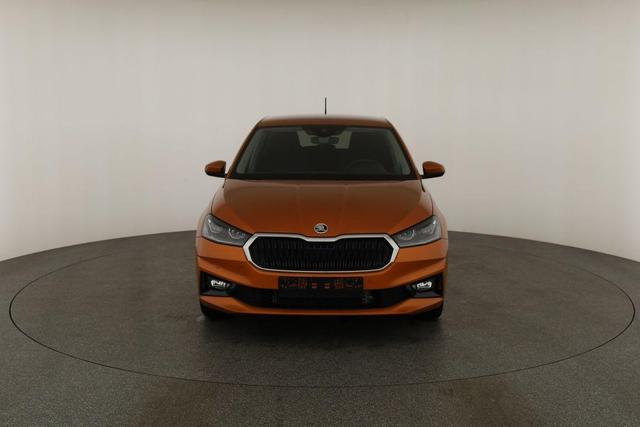Skoda Fabia Tour 1.0 TSI DSG Tour, LED, Kamera, ACC, Winter, 1. Hand 