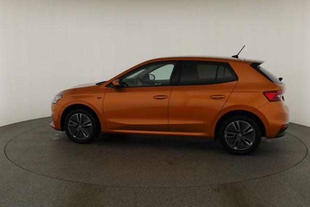 Skoda Fabia Tour 1.0 TSI DSG Tour, LED, Kamera, ACC, Winter, 1. Hand 