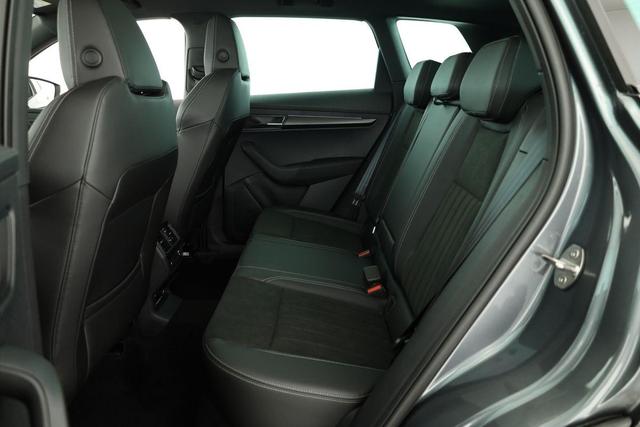 Skoda Karoq Sportline 4x4 2.0 TSI DSG Sportline, Pano, AHK, Navi, Matrix, Side, Winter, 5 J.-Garantie 