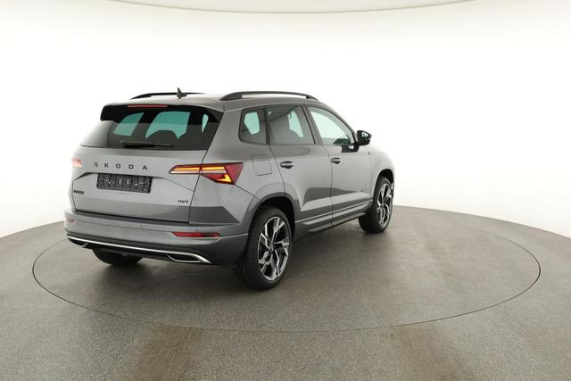 Skoda Karoq Sportline 4x4 2.0 TSI DSG Sportline, Pano, AHK, Navi, Matrix, Side, Winter, 5 J.-Garantie 