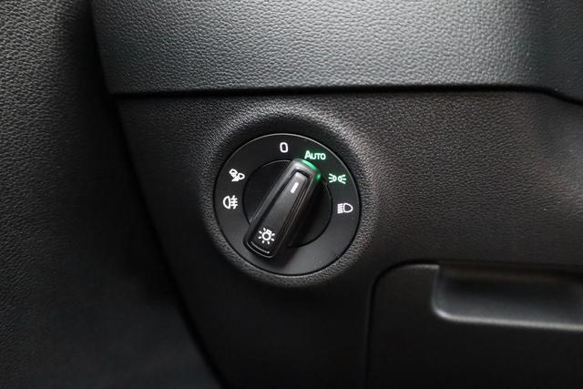 Skoda Karoq Sportline 4x4 2.0 TSI DSG Sportline, Pano, AHK, Navi, Matrix, Side, Winter, 5 J.-Garantie 