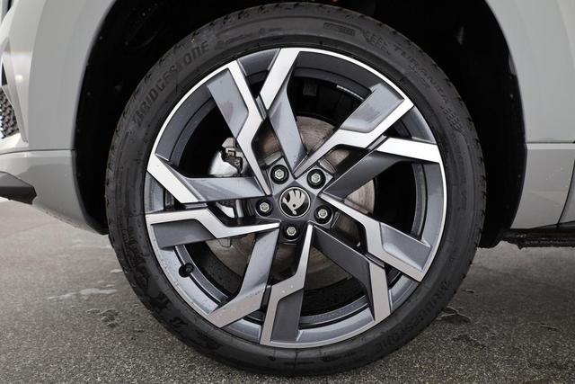 Skoda Karoq Sportline 4x4 2.0 TSI DSG Sportline, Pano, AHK, Navi, Matrix, Side, Winter, 5 J.-Garantie 