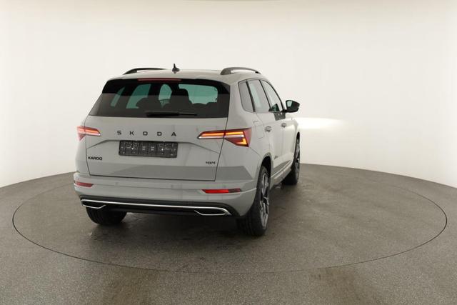 Skoda Karoq Sportline 4x4 2.0 TSI DSG Sportline, Pano, AHK, Navi, Matrix, Side, Winter, 5 J.-Garantie 
