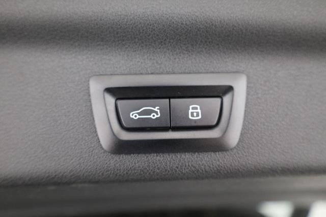 BMW X1 18 d sDrive M Sport 18d Sport, LED, AHK, Kamera, Navi, AppConnect, 19-Zoll 