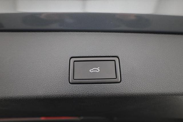 Volkswagen Golf Variant 1.5 TSI 110 kW R-Line VIII R-LINE, AHK, easyOpen, Kamera, LED-Plus, 3-J Garantie 