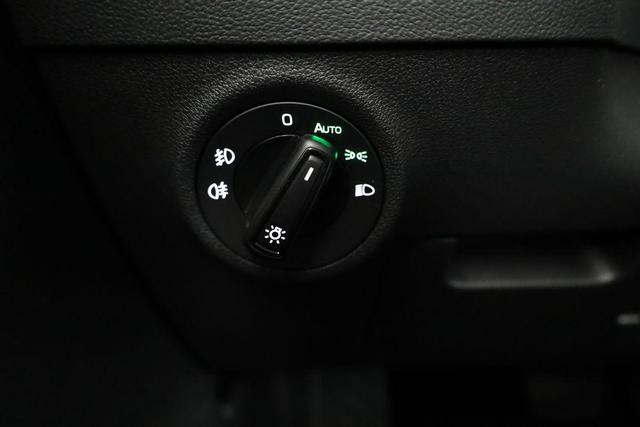 Skoda Karoq Selection 4x4 2.0 TDI DSG Selection, AHK, LED, Kamera, Winter, 4 J.-Garantie 