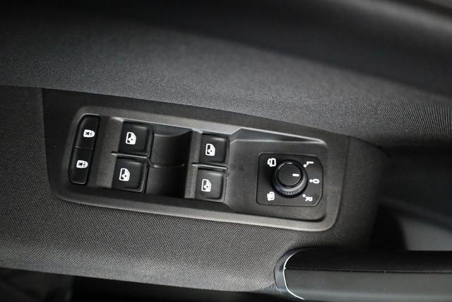 Volkswagen Touran Comfortline BMT/Start-Stopp 1.5 TSI DSG Comfortline, Navi, Side, Kamera, Winter, 17-Zoll, sofort, 3.J-Garantie 