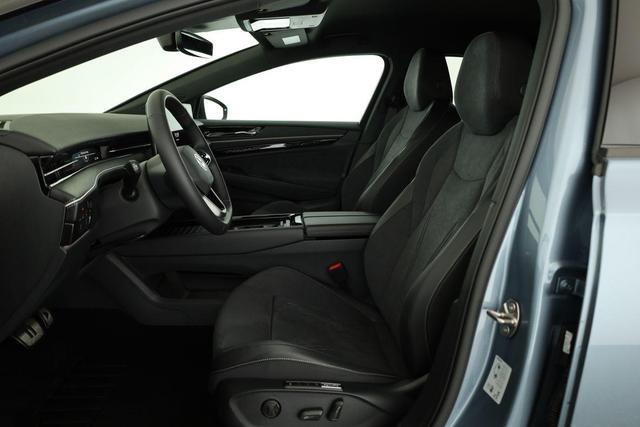 Volkswagen ID.7 Limousine Pro 210 kW Black, AHK, HuD, IQ.Light, IQ.Drive, AreaView, Side, Winter, 19-Zoll 