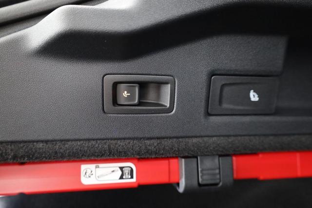 Volkswagen ID.7 Limousine Pro 210 kW Black, AHK, HuD, IQ.Light, IQ.Drive, AreaView, Side, Winter, 20-Zoll 